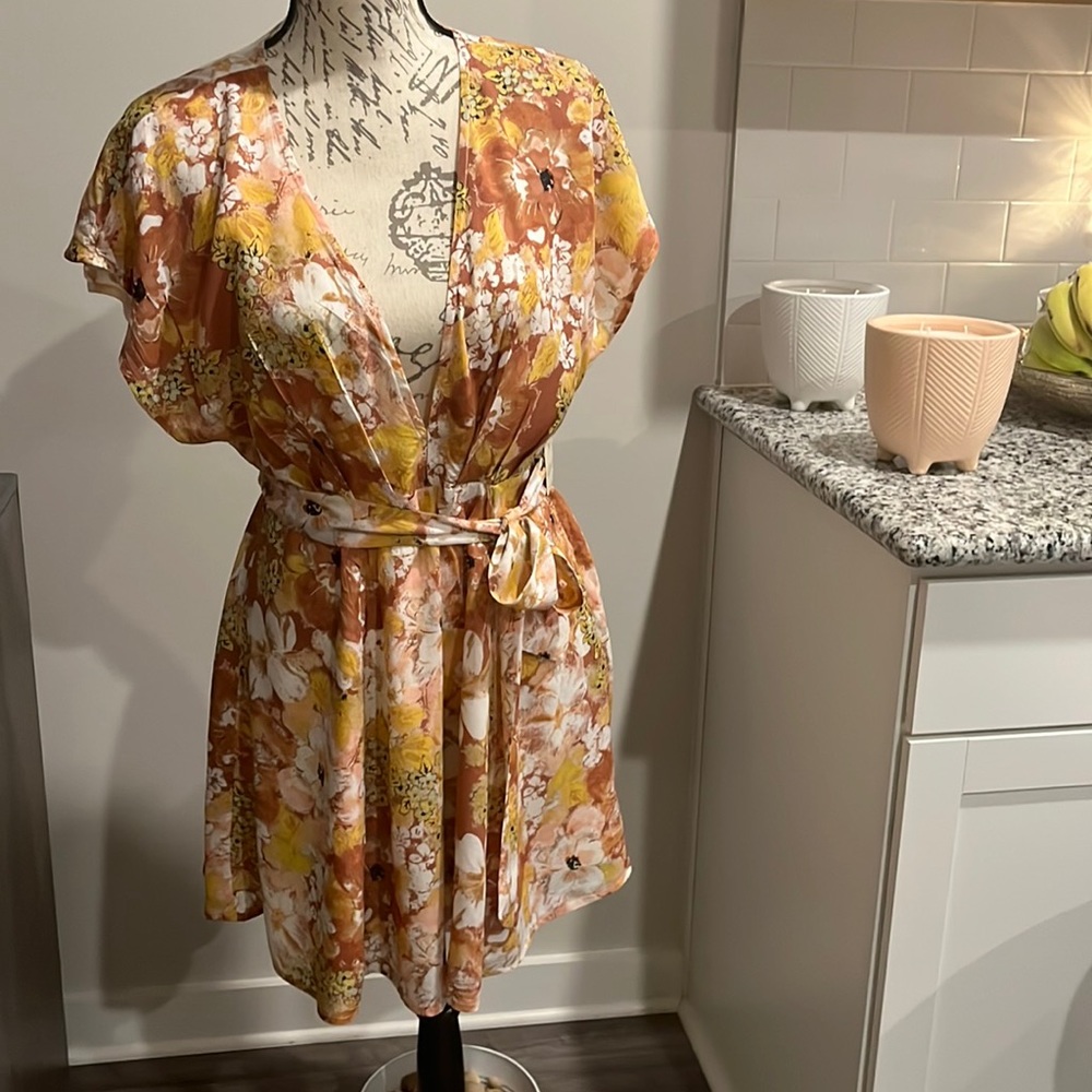 Cute brand new dress